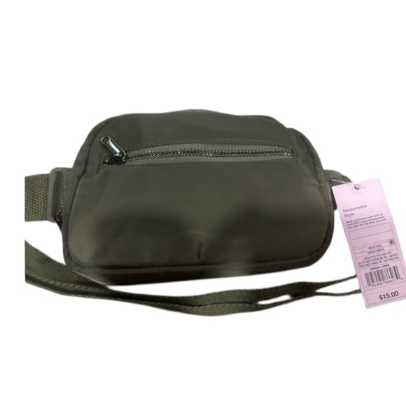 Wild fable Olive Green waist bag new with tags Free with 25.00 purchase - Picture 1 of 4